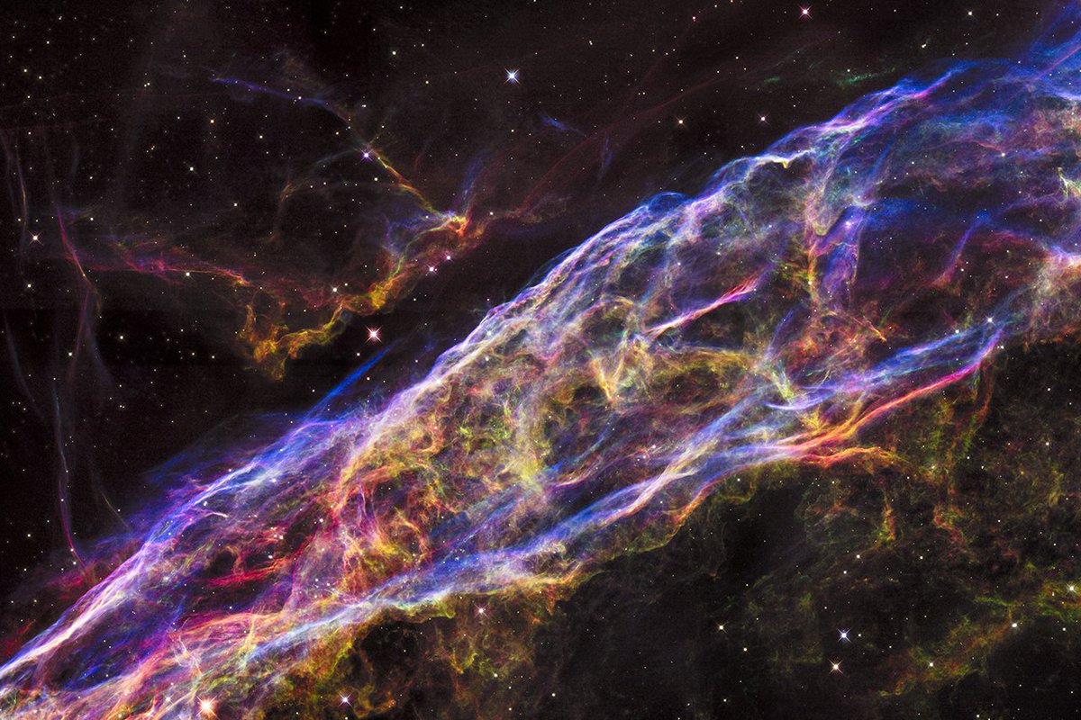ZaayBlue's tweet photo. La @NASA me regaló esta imagen de como se ve el 16 de abril.🌌 https://t.co/sJ9xE8WrEy