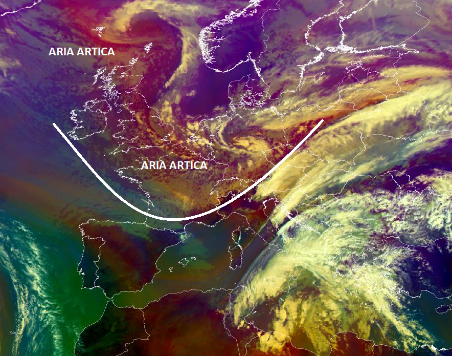 Il satellite mostra l'avanzamento delle correnti artiche sull'Europa centrale. I temporali in atto sul Triveneto indentificano lo spartiacque tra le due diverse masse d'aria. A partire da domani la transizione si concretizzerà con un ulteriore sensibile calo termico.