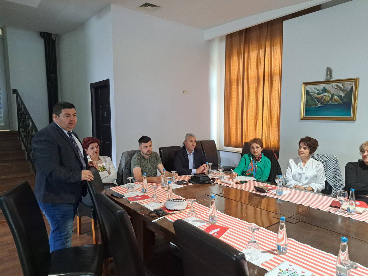 Save the Children NWB tweet media