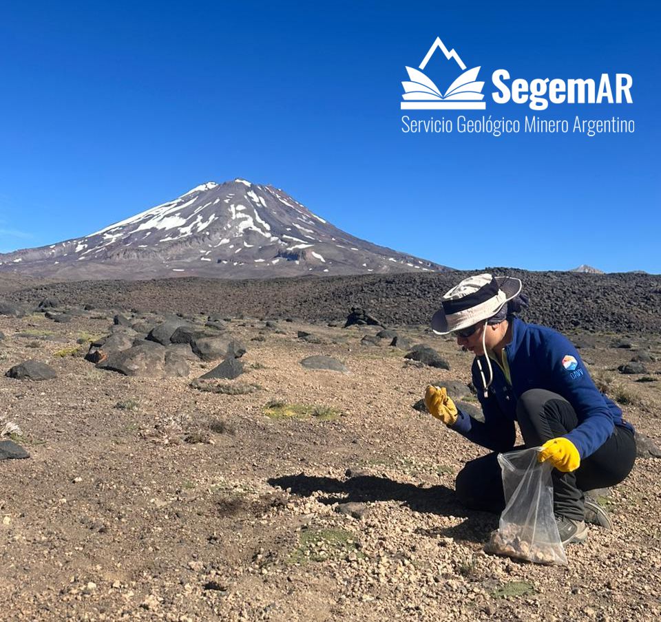 #SEGEMAR llevó adelante nuevos trabajos de campo asociados al estudio del #volcánmaipo 🗻 en la prov de #Mendoza. Por segundo año consecutivo, se realizaron nuevos relevamientos con el objetivo conocer la historia evolutiva de los últimos 150.000 años de este macizo volcánico.->