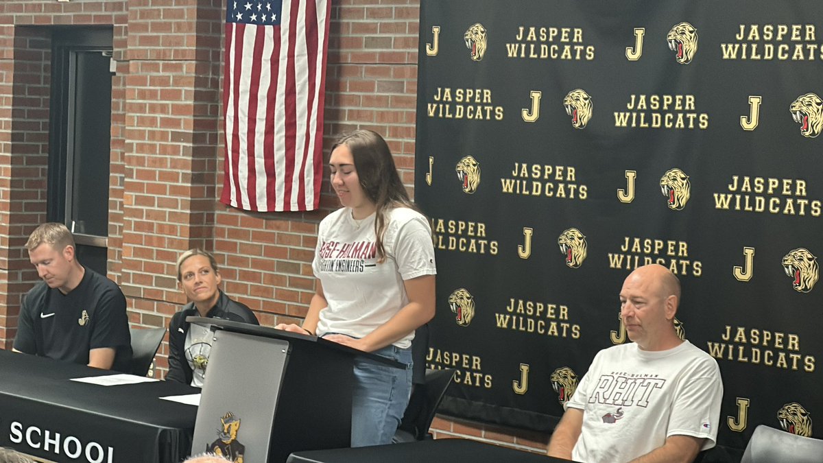 Congratulations to Emma Schipp today as she signed her Letter of Intent to continue her academic and basketball career at Rose-Hulman!  Emma is a multi-sport athlete, that is the epitome of a student athlete!! Best of Luck Emma, Jasper Athletics couldn’t be more proud of you!!