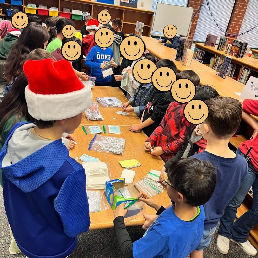joinnest4's tweet photo. Small acts of #kindness create ripples of #love that #touchlives! Such heartwarming moments shared as we packed snack bags &amp; mealtime #inspiration kits, created #notesofhope &amp; #compassion wall with the #students at @MillRunLCPS!❤️ #NEST4US #Youth #Service https://t.co/TnRs0vUSVw https://t.co/mJDuYGlq9O