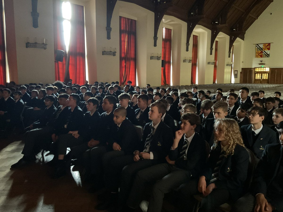 BSBDEnglishDept's tweet photo. This afternoon, Year 8 have enjoyed two Gothic tales: The Tell Tale Heart and The Red Room, to introduce their new unit exploring the fantastic genre that is Gothic! Boys were enthralled… 🦇🧛🏼🌘🕯️ https://t.co/qKF760Rqnr