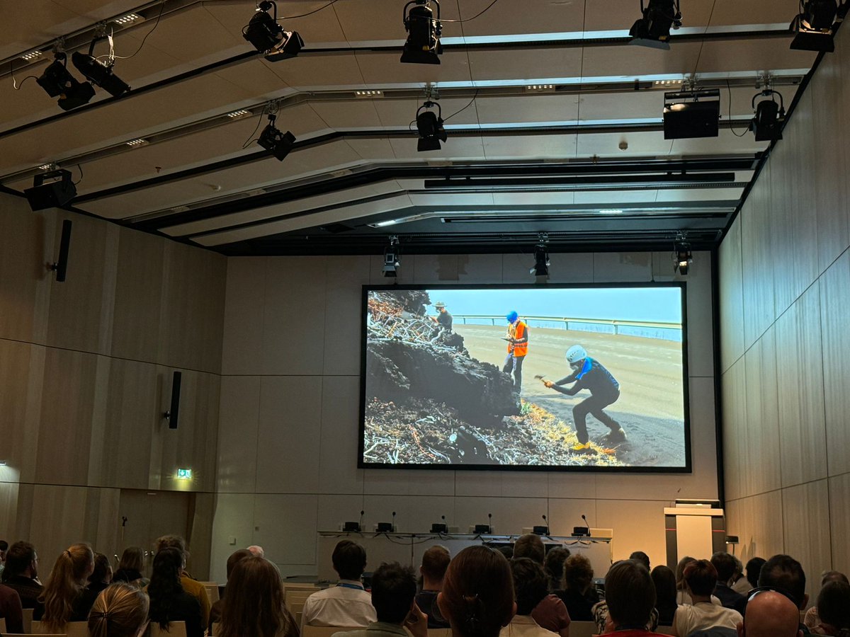 SciencEscape tweet media