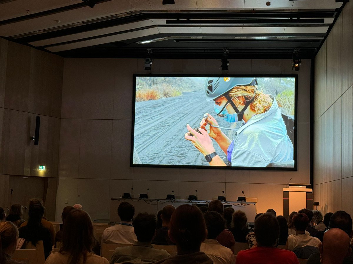 SciencEscape tweet media