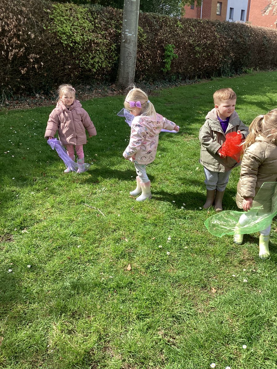 Pre-school have been playing outdoor explorers today as they looked for Dandelions and then used scarves to emulate the seeds flying and explore the effects of the wind- large shoulder pivots, exploring natural phenomina, enjoying nature, learning about growth.