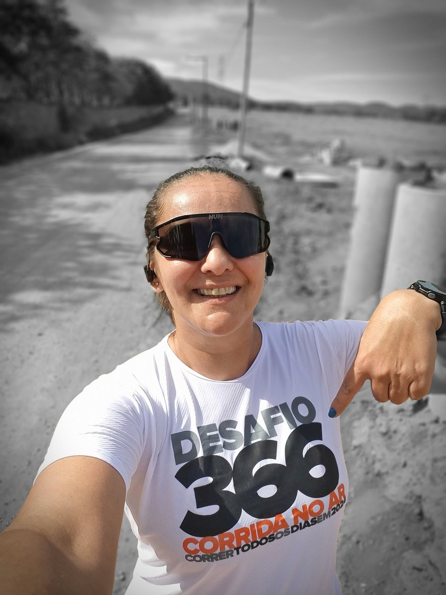 marcytrindade's tweet photo. Desafio @CorridaNoAr 366.
107/366 com o manto.
1km todo dia 🏃🏻‍♀️ https://t.co/zphzMAh4XO