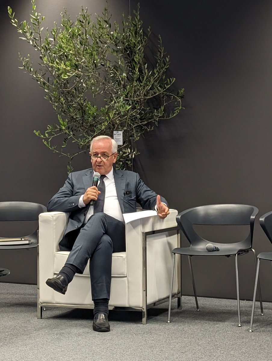 Oggi #16aprile al  @VinitalyTasting  presso lo stand <a href="/SocialMasaf/">Ministero dell'Agricoltura</a> la presentazione dello standard di certificazione della #sostenibilità del settore #agroalimentare.