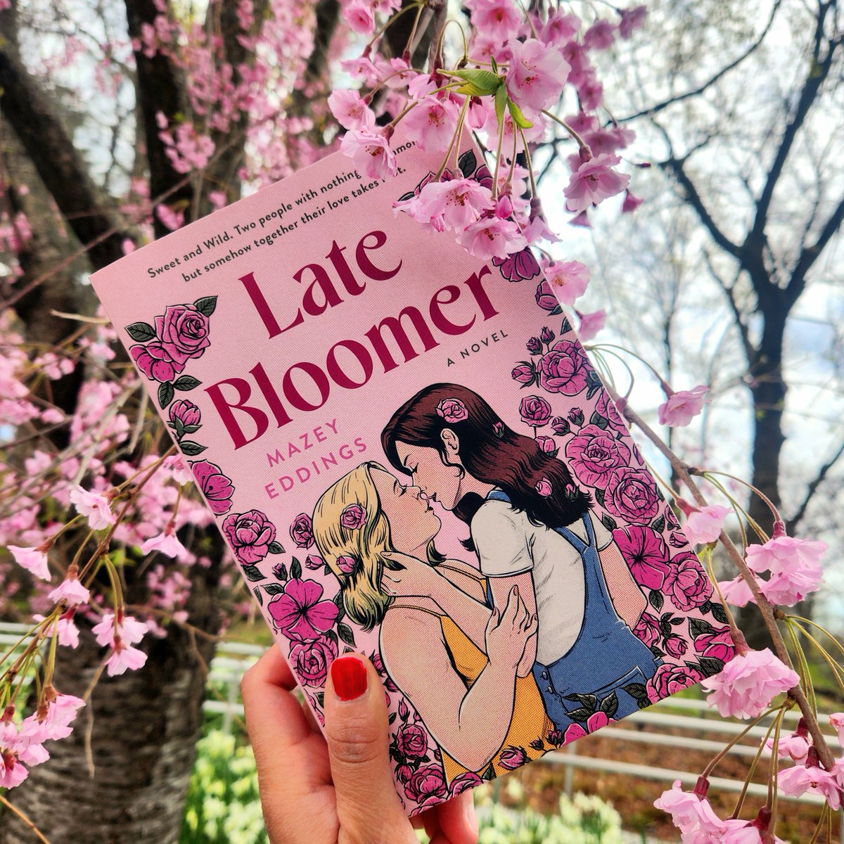 Happy #BookBirthday to LATE BLOOMER by Mazey Eddings!

Mazey Eddings's new novel has it all: a sexy, sapphic romance, an unexpected co-habitation between a grumpy/sunshine duo, and tender-hearted moments that'll make you swoon. bit.ly/3PFiGVj