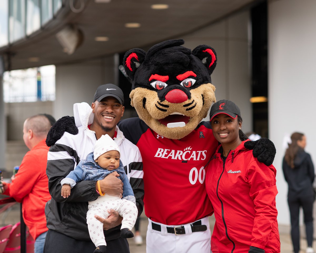 🐾⚾Join us for Bearcats at the Ballpark! Bring family and friends as the Bearcats take over Great American Ball Park when the @Reds host the Orioles on Saturday, May 4. Tickets: alumni.uc.edu/reds