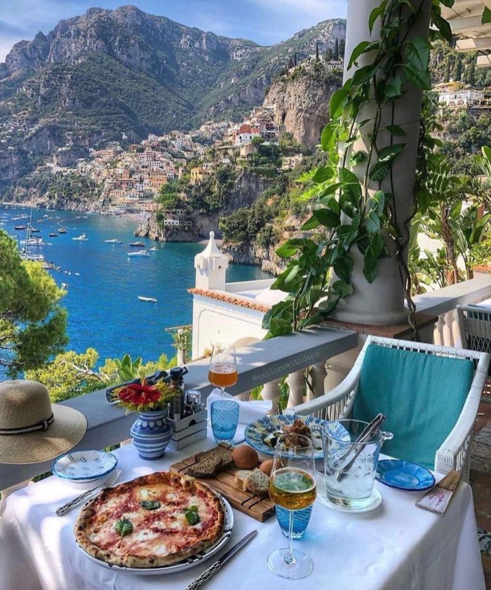 Biliyorsunuz İtalya Positano'dayım 10 gündür. 2 kişi şu menüye 10 Euro ödedik. Ülkede nasıl kazıklanıyoruz artık siz düşünün