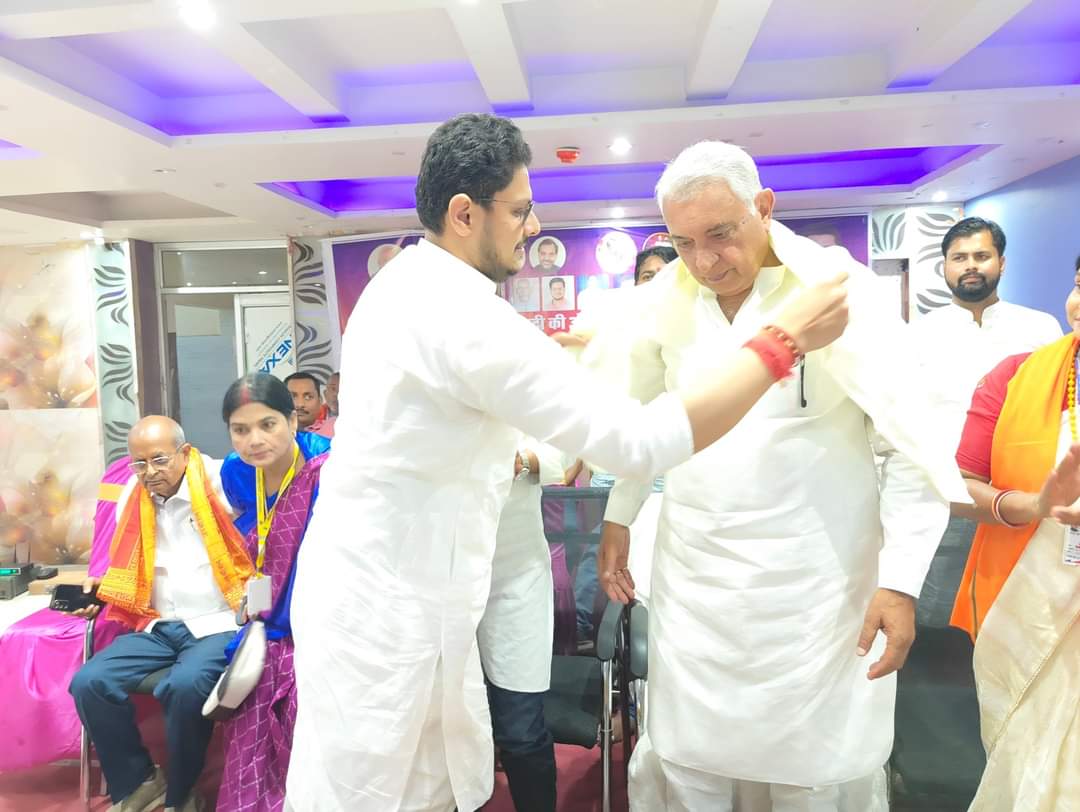 im_arun_patel04's tweet image. आज लोक जनशक्ति पार्टी (रा.) सीतामढ़ी की ओर से एनडीए प्रत्याशी आदरणीय श्री देवेश चंद्र ठाकुर जी का स्वागत सम्मान समारोह होटल श्री इंटरनेशनल के सभागार में सभी लोजपा (रा.) के सिपाही गण ने सम्मानित एवं संबोधन किया।।
@iChiragPaswan @NitishKumar @narendramodi @Jduonline @BJP4Bihar