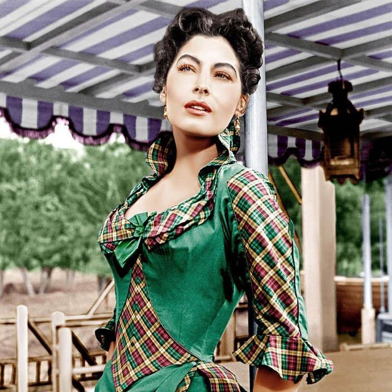 We are so excited to announce that the #AvaGardner Museum will be attending the 2024 @RiverRun International Film Festival! #RiverRun celebrates MGM's 100th with a screening of #ShowBoat & a live discussion with Museum reps. Tickets: buff.ly/3Q5bD8J #FilmFestival