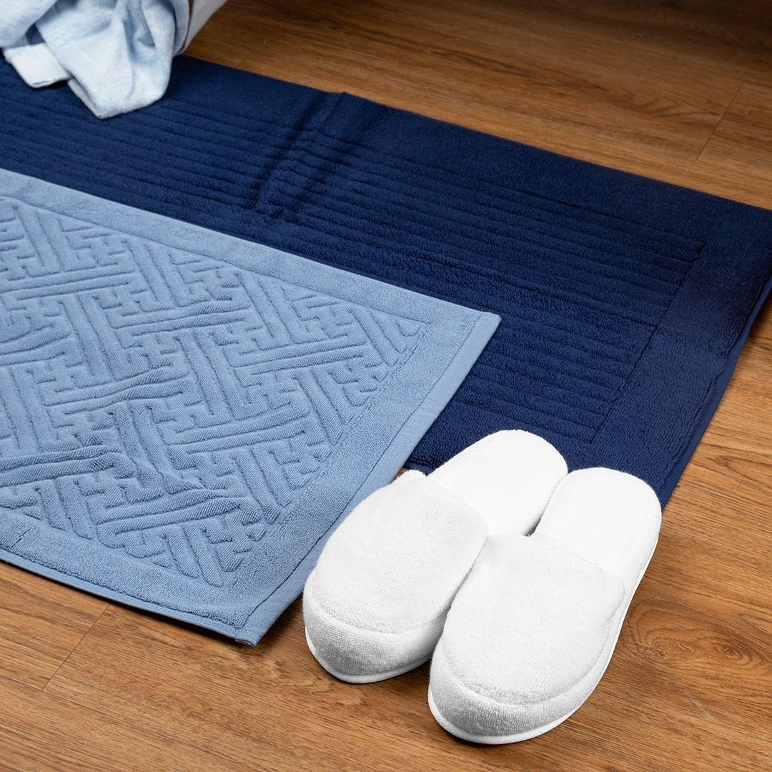 LsaHomeco's tweet image. Just the perfect addition to your bathroom 😍

Embrace the healthy, clean and comfortable lifestyle. 
Shop from our stores today 🤗

#lsa #lsahome #slippers #bathmat #tubmat  #healthy