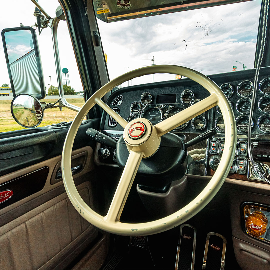 Who else is likin' the look of this retro wheel? 🙋
Oh the memories that come flooding back! 
i.mtr.cool/nvobnjxzef

#4StateTrucks #ChromeShopMafia #customtrucks #semitrucks #trucking #bigrig #18wheeler #largecar #cdldriver #trucker #truckers #truckerslife #longhaul #diesel