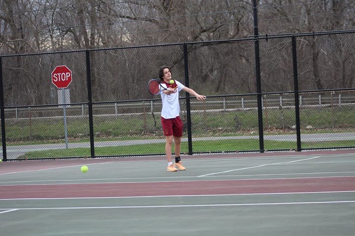 CoachValletta's tweet photo. @TennisIthaca with the 6-1 win over Vestal. Thank you IHS scholar, Lily Wang, for the photos!🎾

@AthleticsICSD https://t.co/1FZg2bL58H