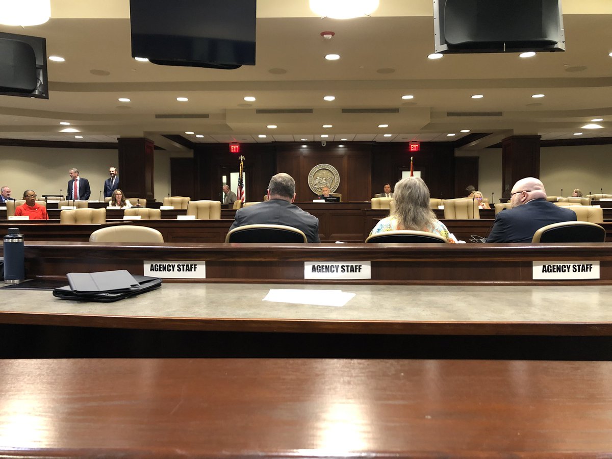 Back at the Capitol today. Lots of meetings on the docket, including one on the audit report on the purchase of a $19K lectern and case by the governor’s office. Need a recap? Check out this audit summary by @tess_m_vrbin: tinyurl.com/3hpysau4 #arpx #arleg