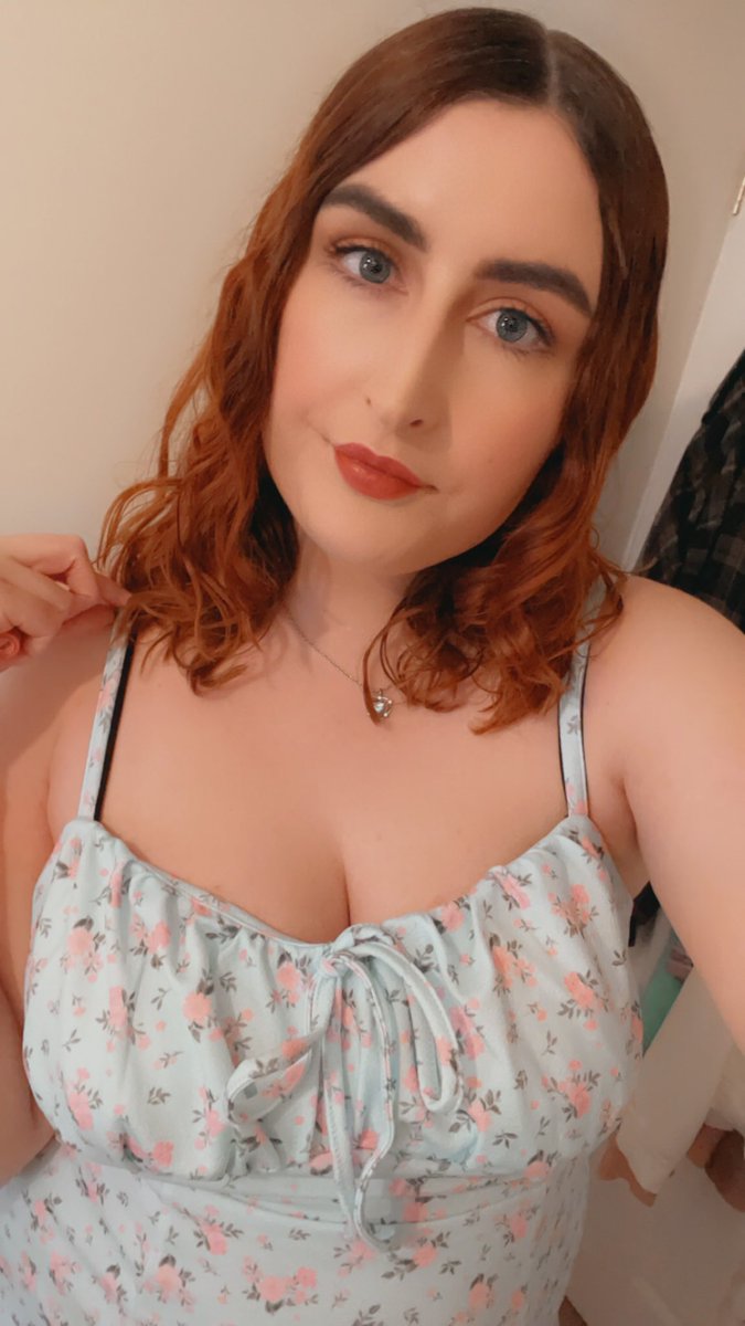 LIVE ☀️ THE SUN IS OUT! I repeat the sun is here! I’m in a summer dress to make use of this very limited time where there is actually a sun in the sky in wales. come have a lovely chat with me pls or a comfy lurk! ✨twitch.tv/bethsouls✨