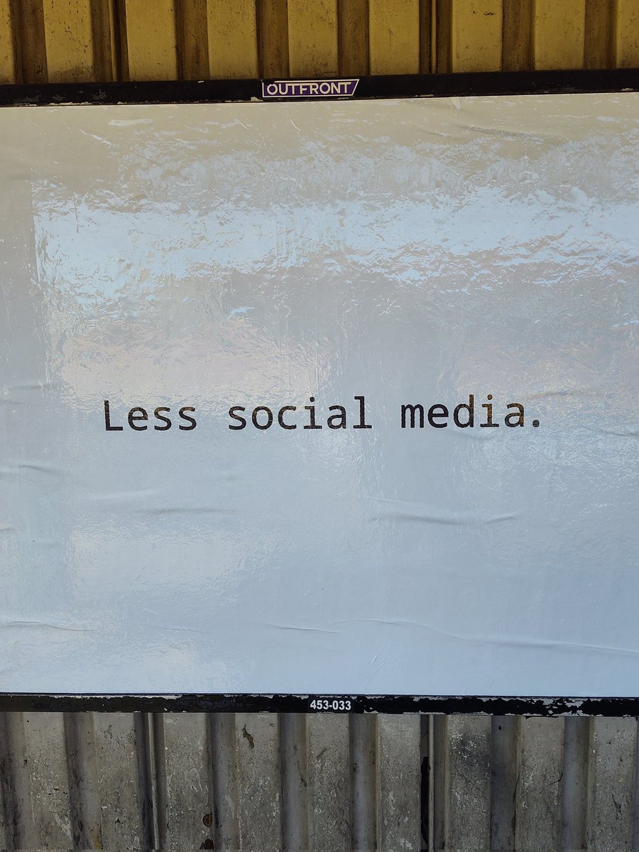 jacques_behar's tweet photo. 🇫🇷Vu dans le métro de New York.. D’AILLEURS, c’est un bon conseil 😁
🇬🇧Seen in the NYC Tube (Metro).. great advice BTW. 😁
#LessIsMore #lesssocialmedia #bonconseil #greatadvice https://t.co/BeYyk5LvhL