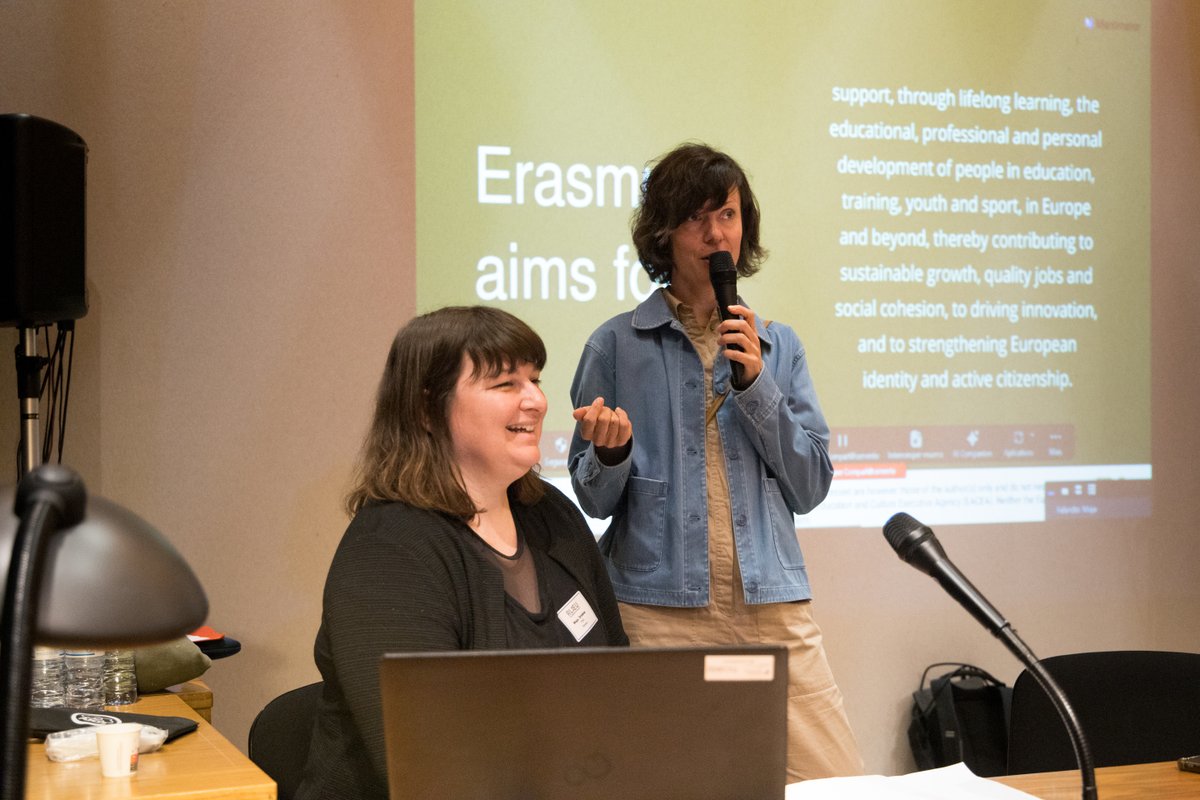 LibrariesEU's tweet image. Last week, over 100 people gathered in Lisbon &amp;amp; online for the #ResourcingLibraries conference! 💬

Participants learned about EU programmes, networked with practitioners, and discovered EU projects on #DigitalSkills in public libraries.

🔗 Read more: tinyurl.com/3psaxee7