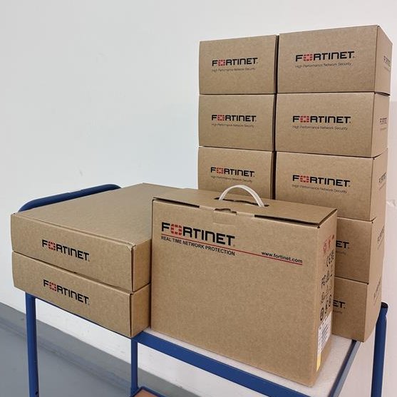 IT4TRADE_GmbH's tweet photo. Wieder ein erfolgreiches Projekt abgeschlossen!

Planung und Design der WLAN-Netzwerkinfrastruktur für eine weitere Grundschule.
Wir vertrauen auf #fortinet unseren Partner und freuen uns schon auf künftige Projekte! ✨

Der link zu unserem Shop ➡️ https://t.co/oFthtE1rmD https://t.co/YLJhr7ktEK
