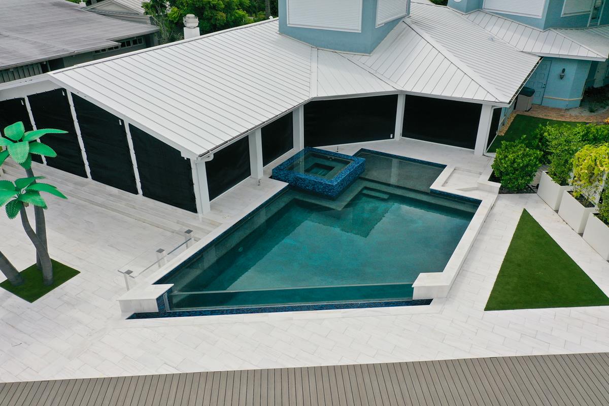 Is modern design more your style? #modern #modernpool #insanepools #lucaslagoons #pool