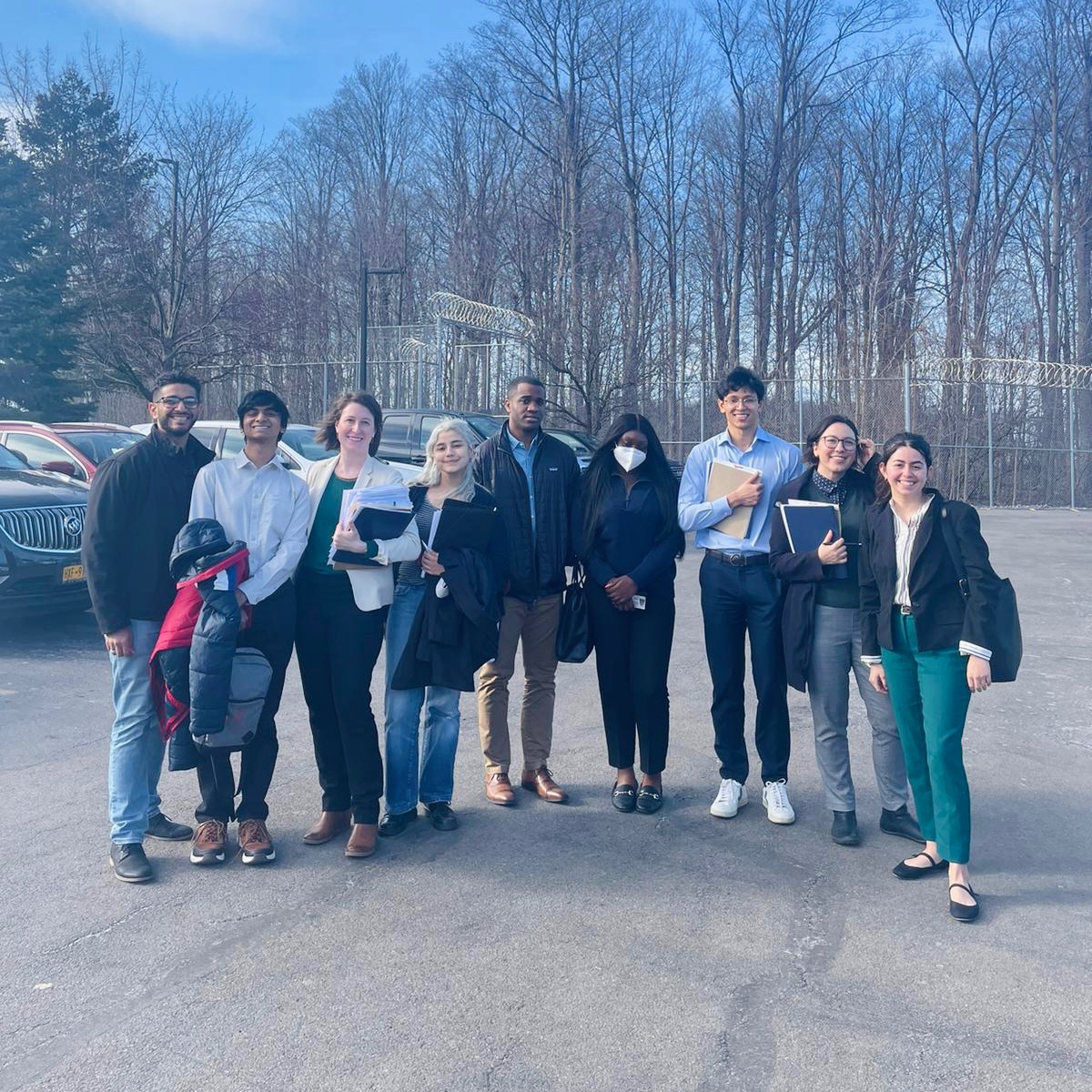 Recently, Cornell Law students and faculty in the 1L Immigration Law and Advocacy Clinic traveled to the Buffalo Federal Detention Facility in Batavia, New York. Read more about their visit and work here: bit.ly/4azE7zv #CornellLawSchool