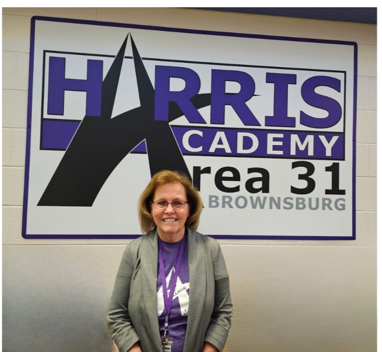 Shout out to Area 31 Brownsburg & @Harris_Academy #Cybersecurity instructor, Karen Diggs, for receiving the John Sperling Distinguished Faculty Award from @UOPX! A well deserved honor for an experienced educator. #CareerTechEd @MrsEarnest22