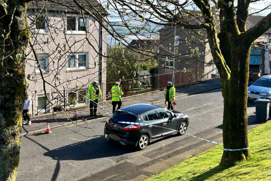 A teenager is in hospital after being knocked down by a bin lorry on a Greenock street this morning. dlvr.it/T5Zm5X 👇 Full story