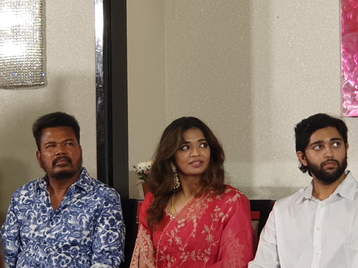 Ace Director @shankarshanmugh - Mrs. #EaswariShankar 's  daughter #AishwaryaShankar and #TarunKarthikeyan got married yesterday.. 

Newly weds meet the press..