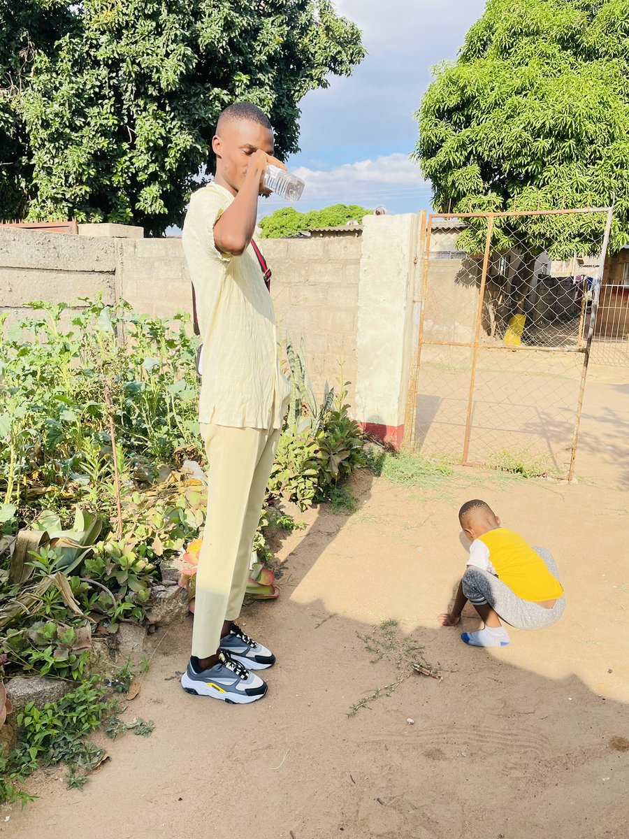 fishpapi95's tweet photo. @MudiwaHood Mukoma wangu item Iri ndaingoriona muchiri poster ndichitoshuwirao kumboritova haa Nhasi ndasangana naro . Imi wee ha pakabatwa basa . I 1 zvaro but haa ndotombonori dilutor ne boys rangu Pa Santa’s mu bucket tinakigwe tese haa.🙏
I greatness iyi. https://t.co/IpkLq27upu