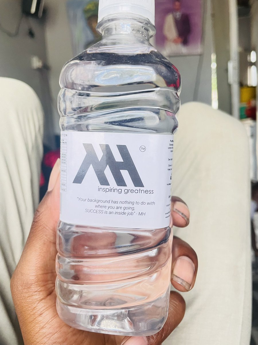 fishpapi95's tweet photo. @MudiwaHood Mukoma wangu item Iri ndaingoriona muchiri poster ndichitoshuwirao kumboritova haa Nhasi ndasangana naro . Imi wee ha pakabatwa basa . I 1 zvaro but haa ndotombonori dilutor ne boys rangu Pa Santa’s mu bucket tinakigwe tese haa.🙏
I greatness iyi. https://t.co/IpkLq27upu