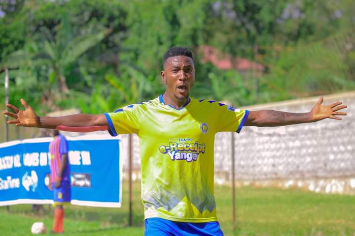 #SUPL: 47 mins The Hunter doubles the lead two minutes into the second half with a fine header. His 6th goal of the season URA FC 2-0 NEC FC (Ahimbisibwe' 7, 47') #URAFC | #OneTeamOneDream | #StarTimesUPL | #URANEC | #URAMungalo #MpaErecieptYange