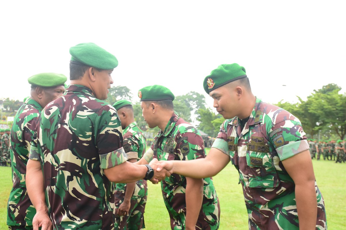 Pangdam Kasuari : Lanjutkan Perjuangan Sebagai Patriot Pembela Rakyat

Selengkapnya : kodam18kasuari.tni-ad.mil.id/pangdam-kasuar…

#TNI
#TNIADMemhbangunBersamaRakyat #Kodam18KasuariPatriotPelindungRakyat
#TNIPeduli #TNIADMengabdiDanMembangunBersamaRakyat
#tnisinergiuntukneger