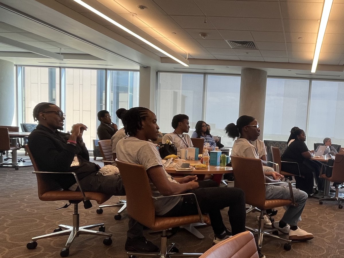 Thanks @teamuidp for hosting the #HBCU Student Career & Advancement Workshop! 24 ARC-funded travel awards helped students & faculty from six Appalachian HBCUs attend #HBCUEngage. At the workshop, our team connected w/students re: available opportunities for them at ARC.