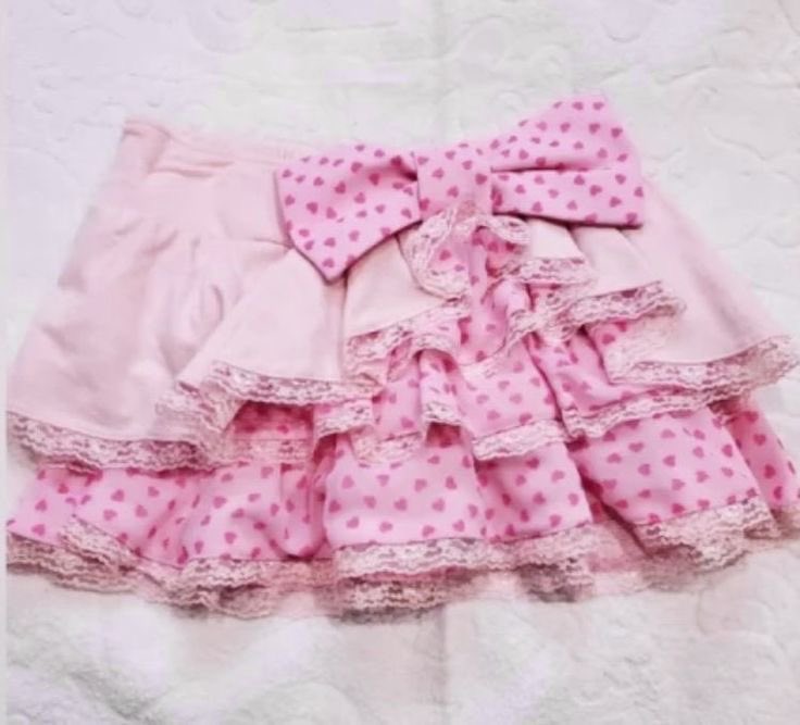 cute frilly pink skirts!!