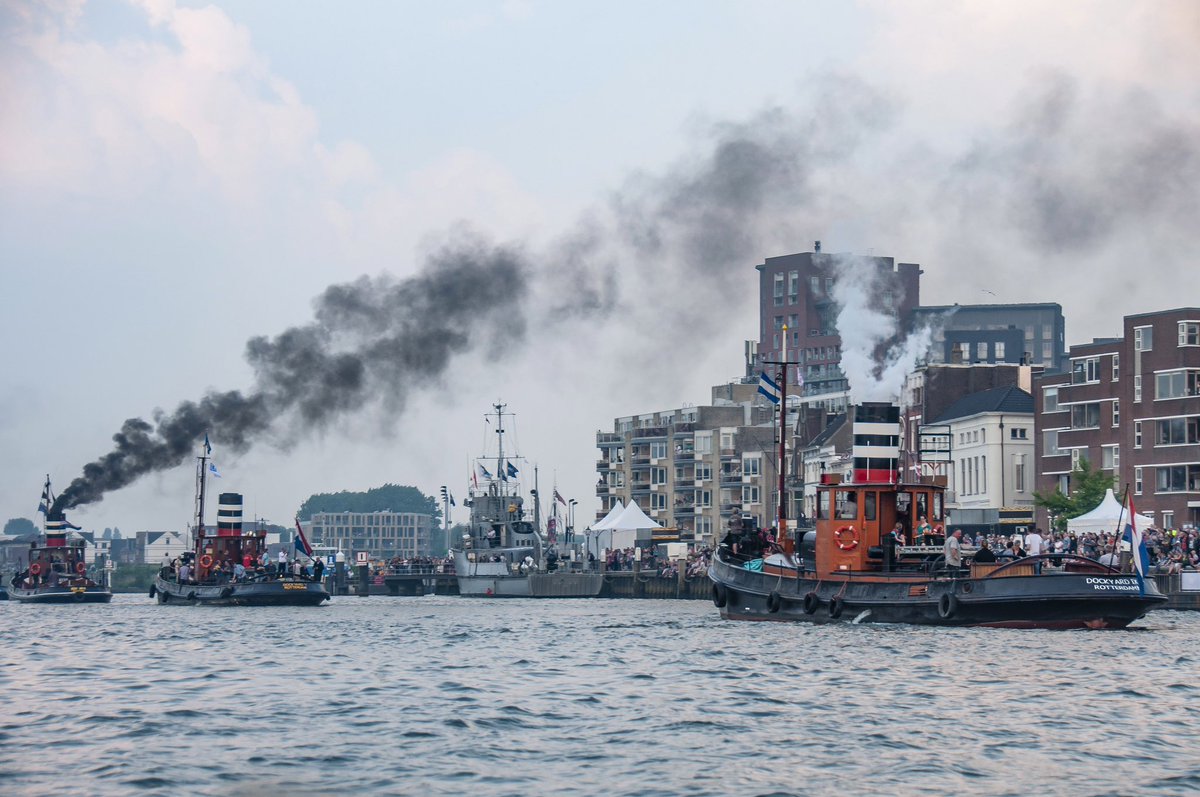 Dordt In Stoom “door de ogen van” André Wijbenga. 

Wat is je favoriete moment tijdens Dordt in Stoom?

Als donderdag avond alle schepen aankomen in de Wolwevershaven!

Komen jullie ook genieten van dit prachtige evenement? Kijk ook eens op dordtinstoom.nl