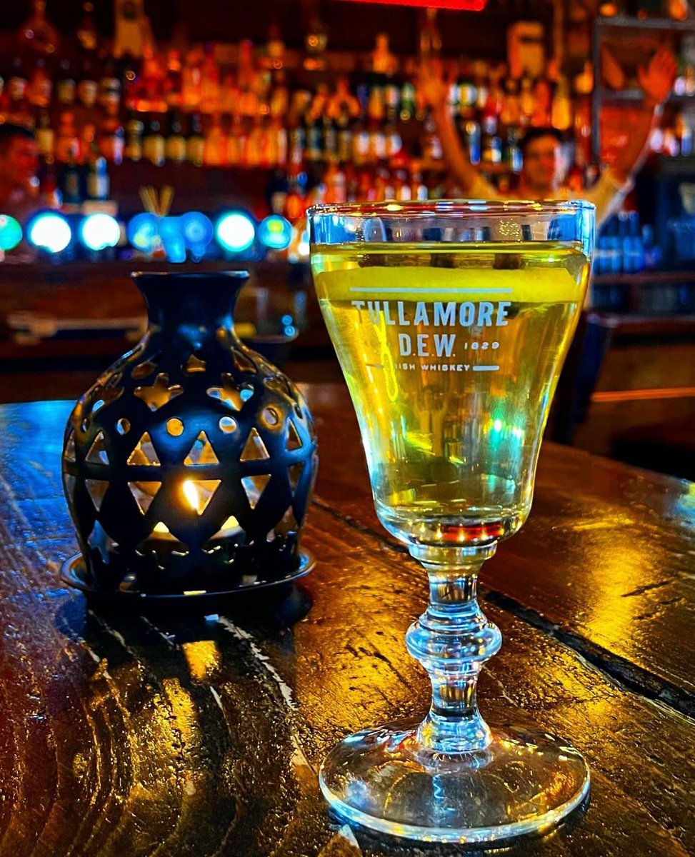 Tullamore Dew, an original triple blend Irish whiskey known the world over for its smooth and gentle complexity & aged in charred oak. available always at Buffalo Boy 🥃 #buffaloboysteakhouse #carrickonshannon #leitrim #irishwhiskey @MyCarrick @TullamoreDEW