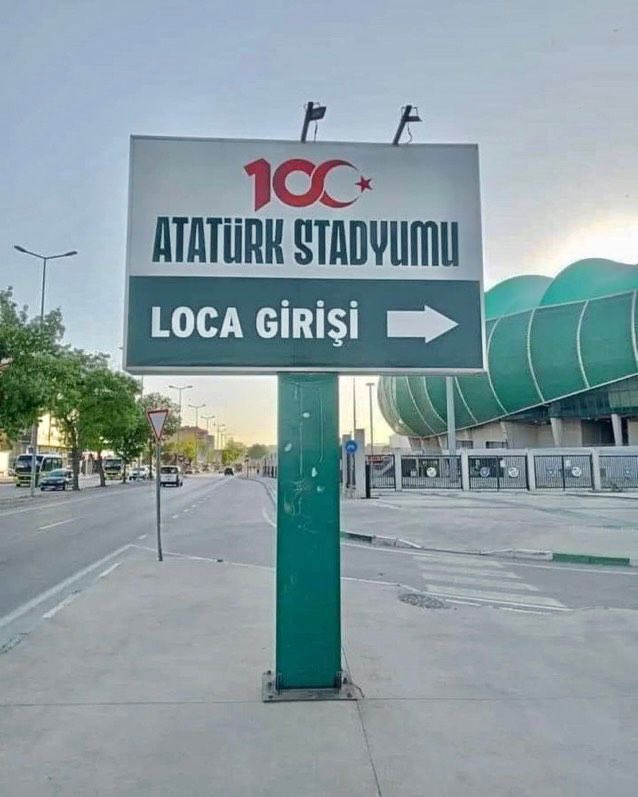 Bursa Büyükşehir Belediye Başkanı Mustafa Bozbey Timsah Arena’nın adını yeniden Atatürk Stadyumu yaptı.