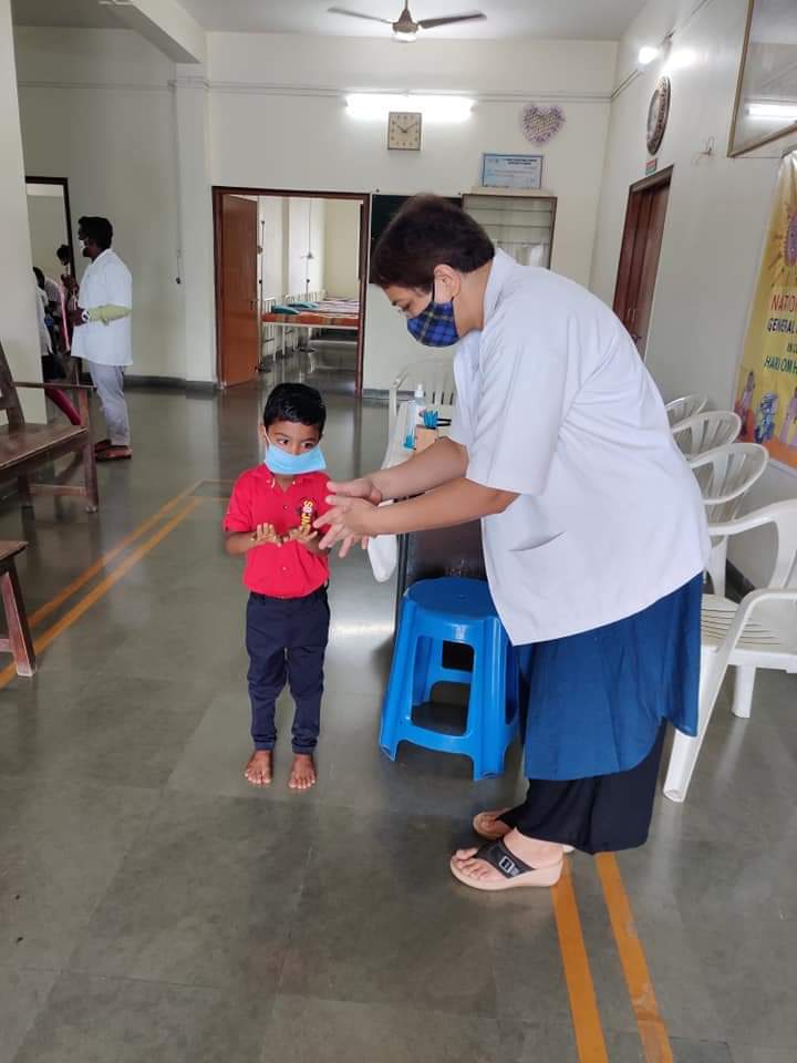 #theme_pic_India_mycivicduty
Doctor's Day celebration 
Free healthcheckup of children from slum area,with blood tests and distribution of masks,hand sanitizers and biscuit packets and bananas.
Explained children with practical hygienic habits.