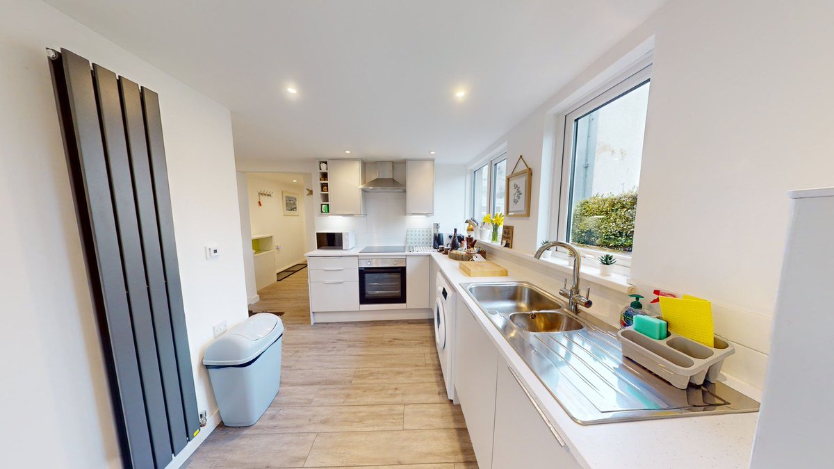 ChoiceCottages's tweet photo. NEW PROPERTY: Discover the charm of Cornwall at St Ives The Villa! 🌟 2 bedrooms, sleeps 5, close to beaches and local attractions. Features include a modern kitchen, living area with Smart TV, conservatory dining, and a garden BBQ area. Perfect for small families or groups. https://t.co/lBlXaaFJbG