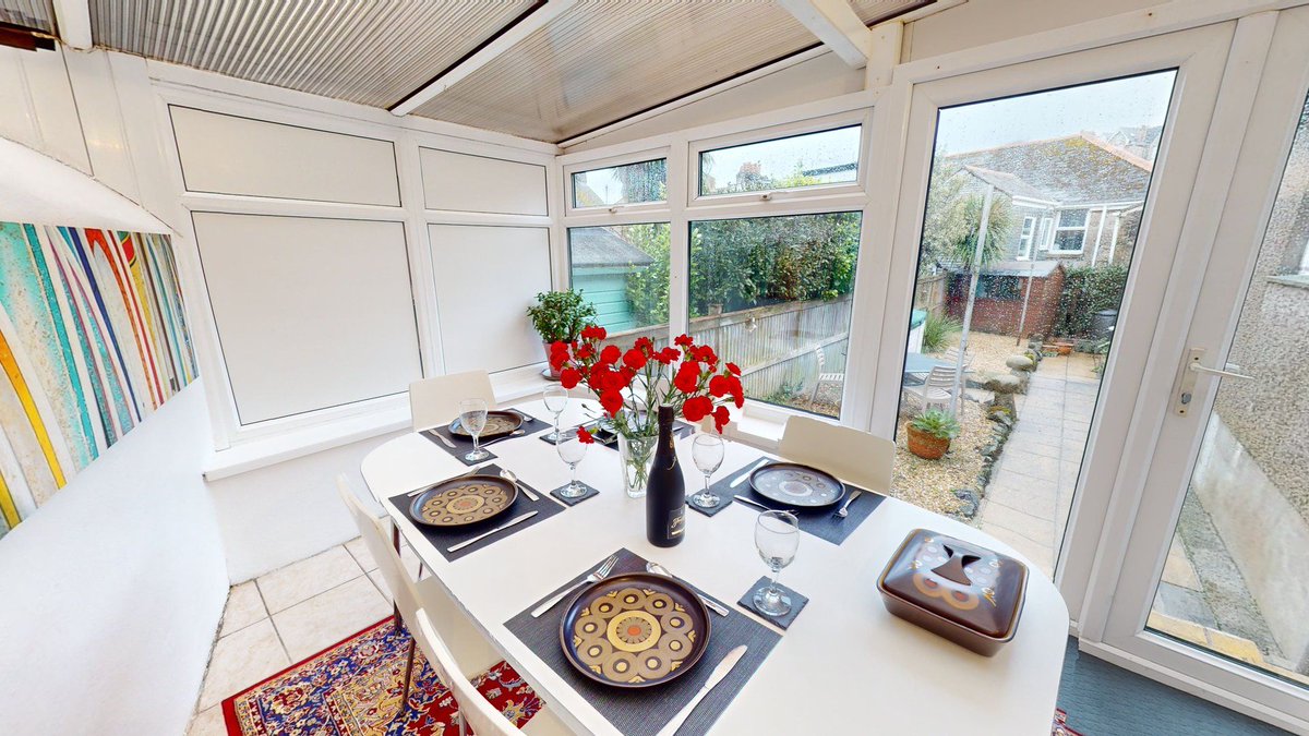 ChoiceCottages's tweet photo. NEW PROPERTY: Discover the charm of Cornwall at St Ives The Villa! 🌟 2 bedrooms, sleeps 5, close to beaches and local attractions. Features include a modern kitchen, living area with Smart TV, conservatory dining, and a garden BBQ area. Perfect for small families or groups. https://t.co/lBlXaaFJbG