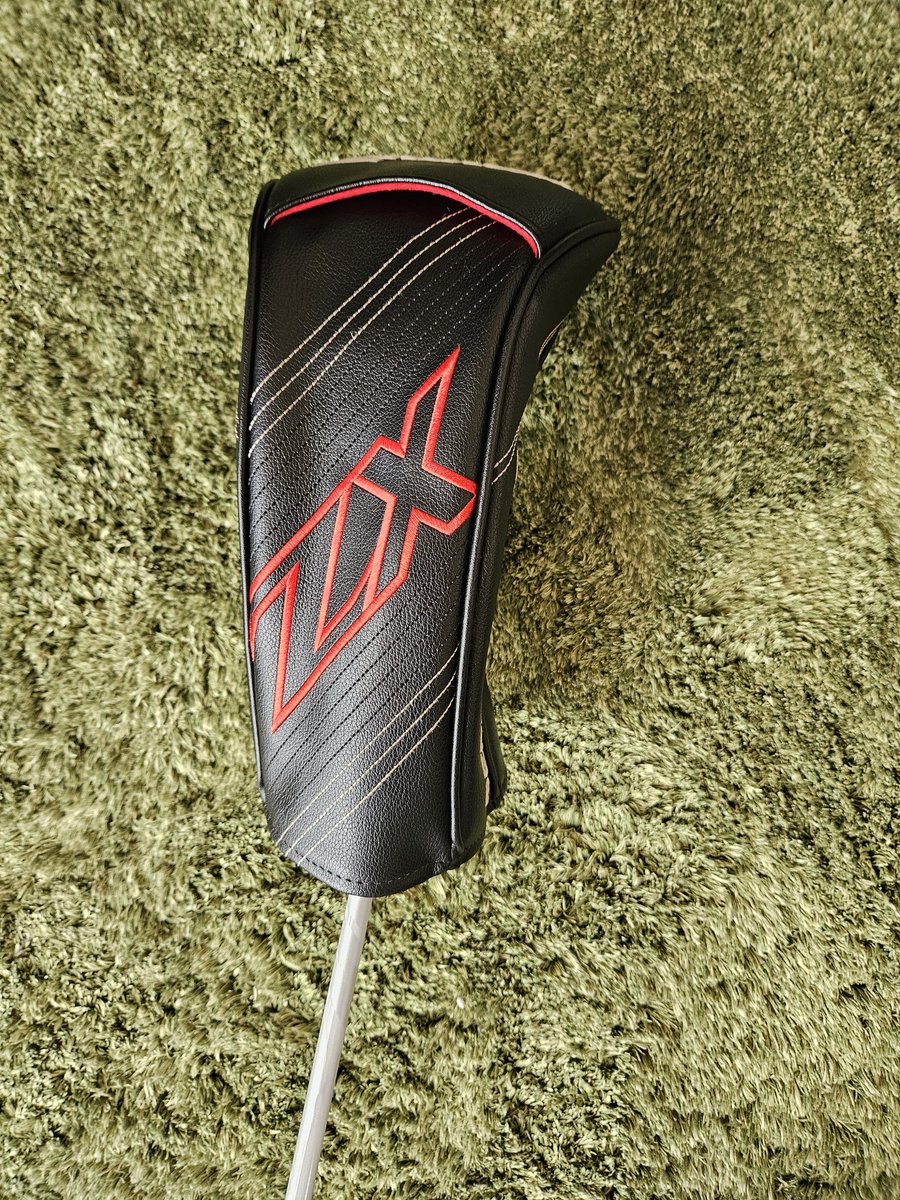 zerogravity_kp's tweet image. Z585からZX5へ。
中古でも期待してる。
#DUNLOP
#SRIXON
#ZX5 
#Speeder569EvolutionVII