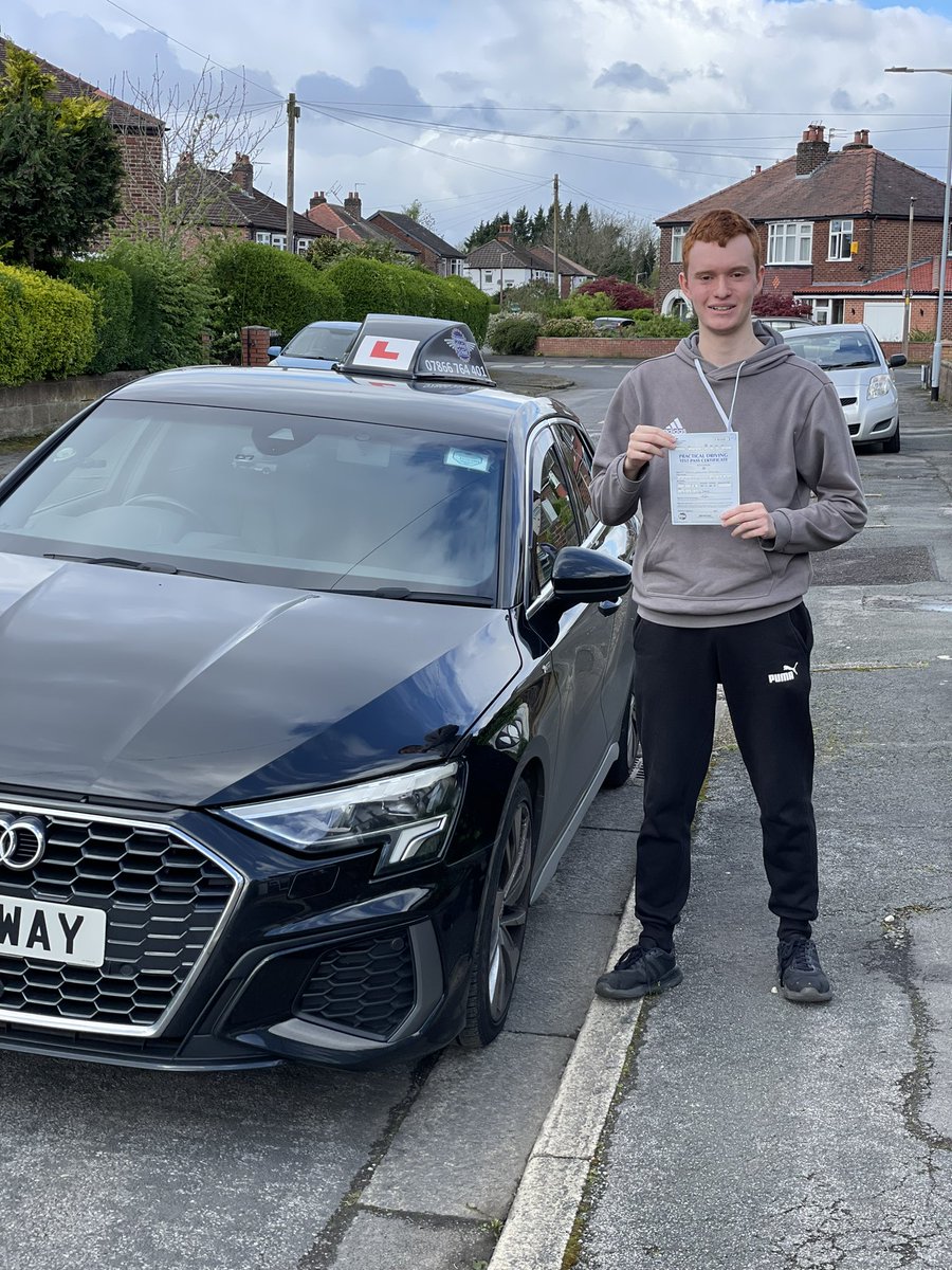 Wow, only 1 fault! Well done Joe Fenlon from #Gatley on an amazing #pass today at #SaleDTC. 
#Driving #instructor #stockport
