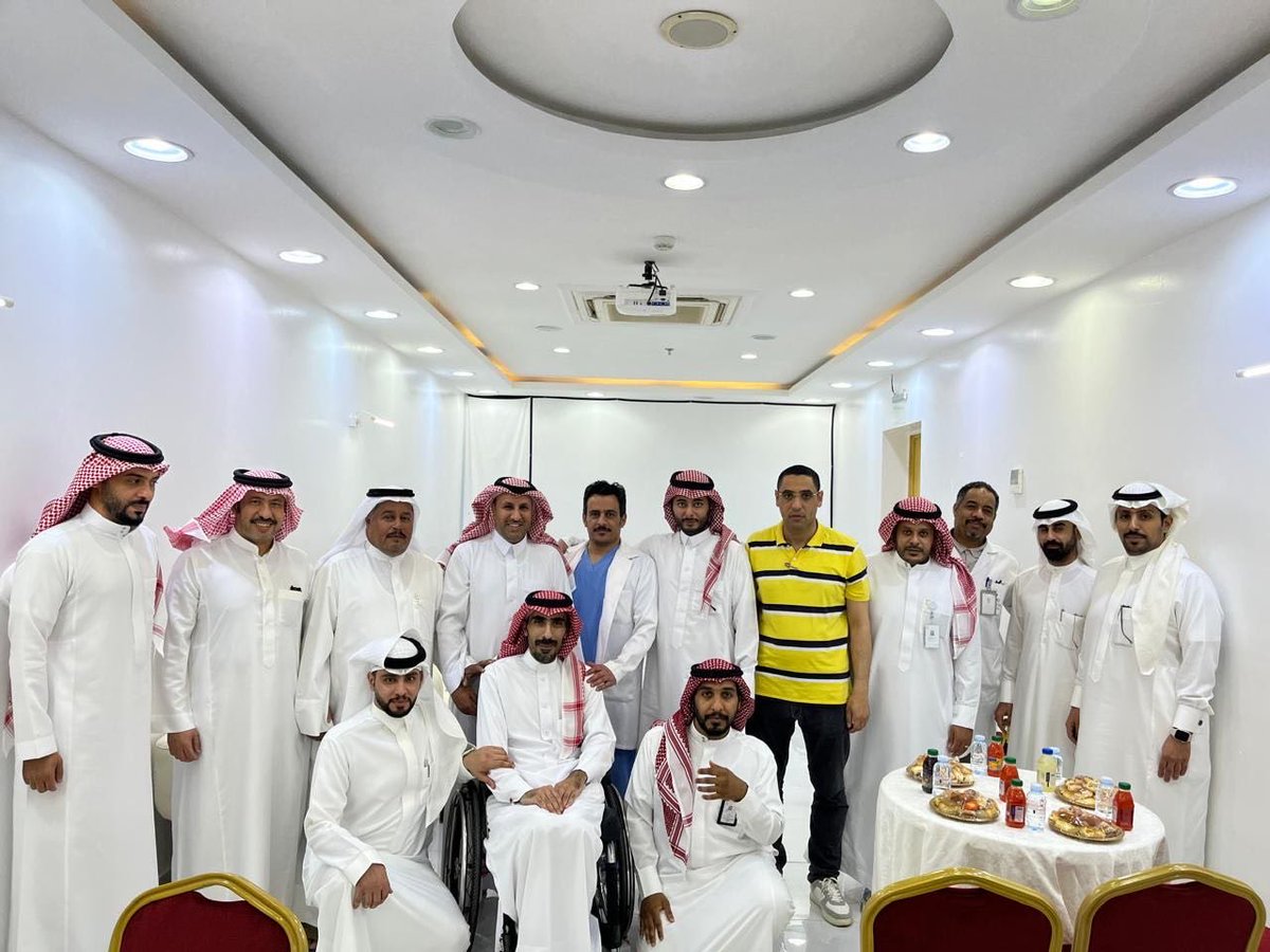 n1cluster's tweet photo. جانب من إحتفال معايدة منسوبي مستشفى الرعاية المديدة بـ #عرعر في #عيد_الفطر_المبارك https://t.co/Nz0x4qUCKy