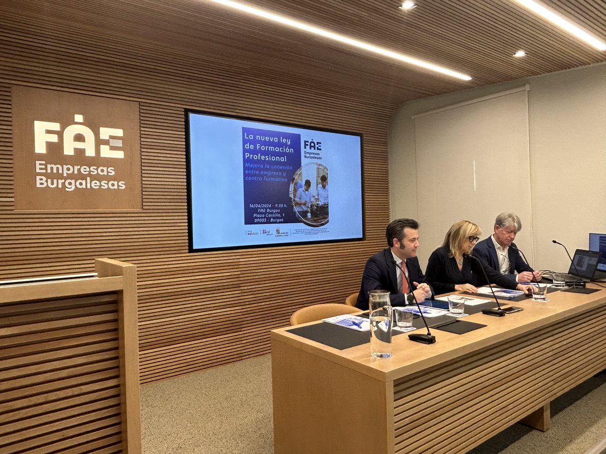 FAE ha acogido hoy una jornada sobre la nueva ley de #FP, para analizar con las empresas burgalesas la importancia de conectar educación con necesidades de empleo. La jornada ha sido ofrecida por Ángel Martín, de <a href="/escacyl/">Escuelas Católicas Castilla y León 🧡</a>  e inaugurada por Álvaro Ramos, gerente del <a href="/empleojcyl/">Empleo Castilla y León - eCyL</a>
