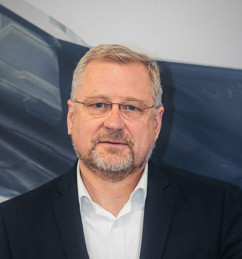 NPalube's tweet photo. 📢Nové tváře v čele #ALKP➡️VP pro civilní✈️je nově Alena Medová, šéfka představenstva #AircraftIndustries, která převzala štafetu od GŘ kunovické továrny Ilony Plškové. Představenstvo #ALKP doplnil kooptací také Tomáš Sejk z Jihostroje. VP pro Space je Luděk Nechleba z Honeywell. https://t.co/CmN9NOTb2Q