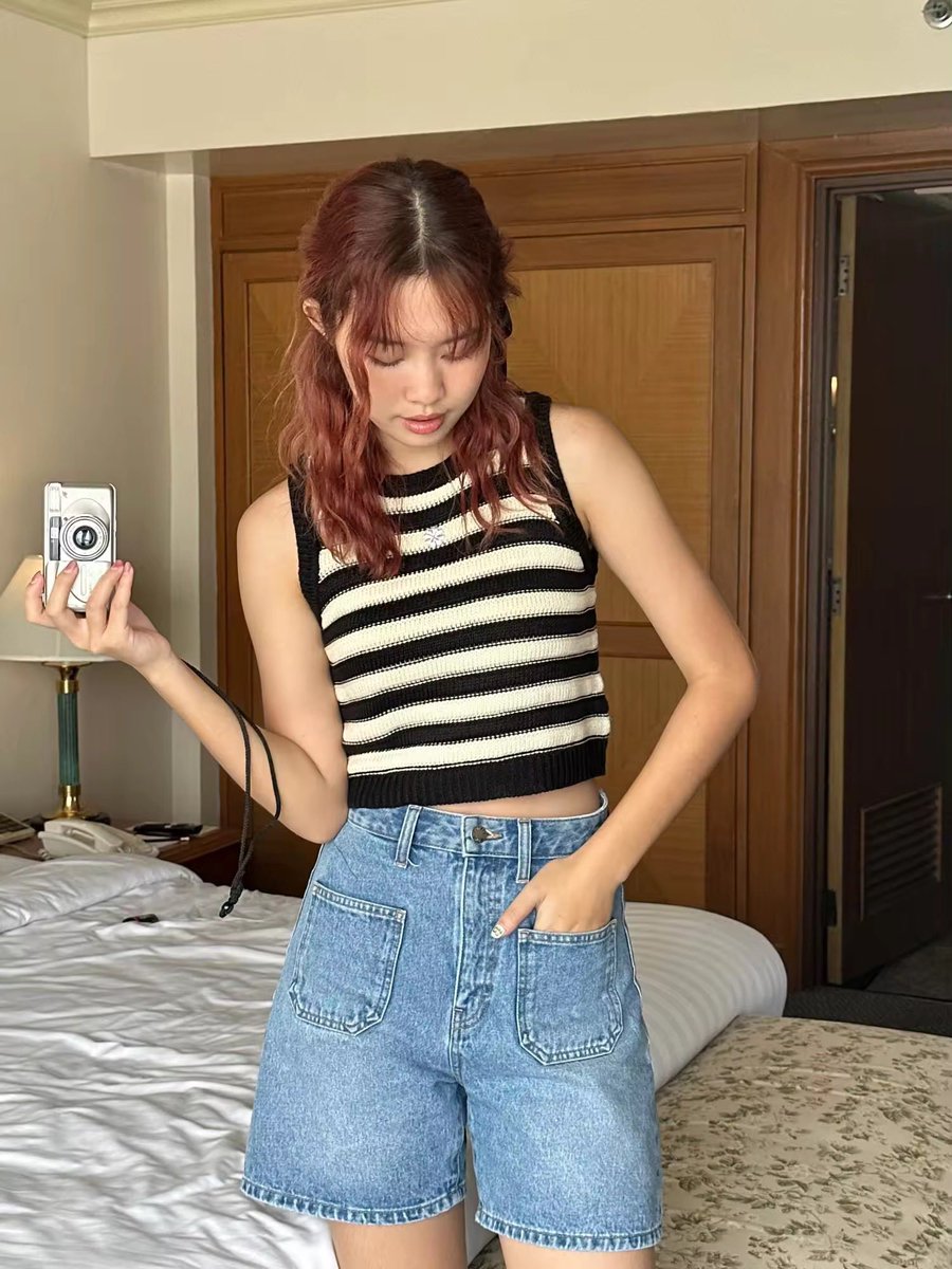wonderpages's tweet photo. 🌳 pocketwood - roll tank top ผ้าไหมพรมลายแพทเทิน ทรงไม่รัด ใส่สบาย มี 3 สี
- vanilla
- blue pea
- oreo
https://t.co/IEJHVgZ7wf https://t.co/30sa3aOB4S