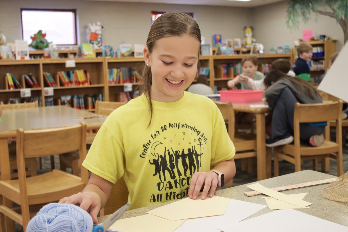 From smiles with classroom teachers, making friends along the way, and working on daily projects, every moment is a chance to shine bright at @kcs_jefferson. ⭐🐆⭐ 📸: Brylee Marshall