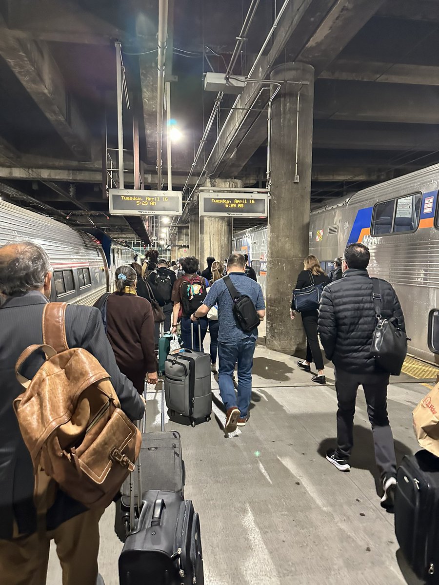 I left NYC at 8:30 last night and didn’t get into DC until 5:30 am. A nine hour ordeal (for a typical 4-hour) in which no one, not passengers or @amtrak staff, knew what was going on. Our train ran out of bottled water! How was this more of a news story?